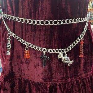 BETSEY JOHNSON Silver Chain Charm Belt Size M/L Bow Candy Gummy Bear NWT